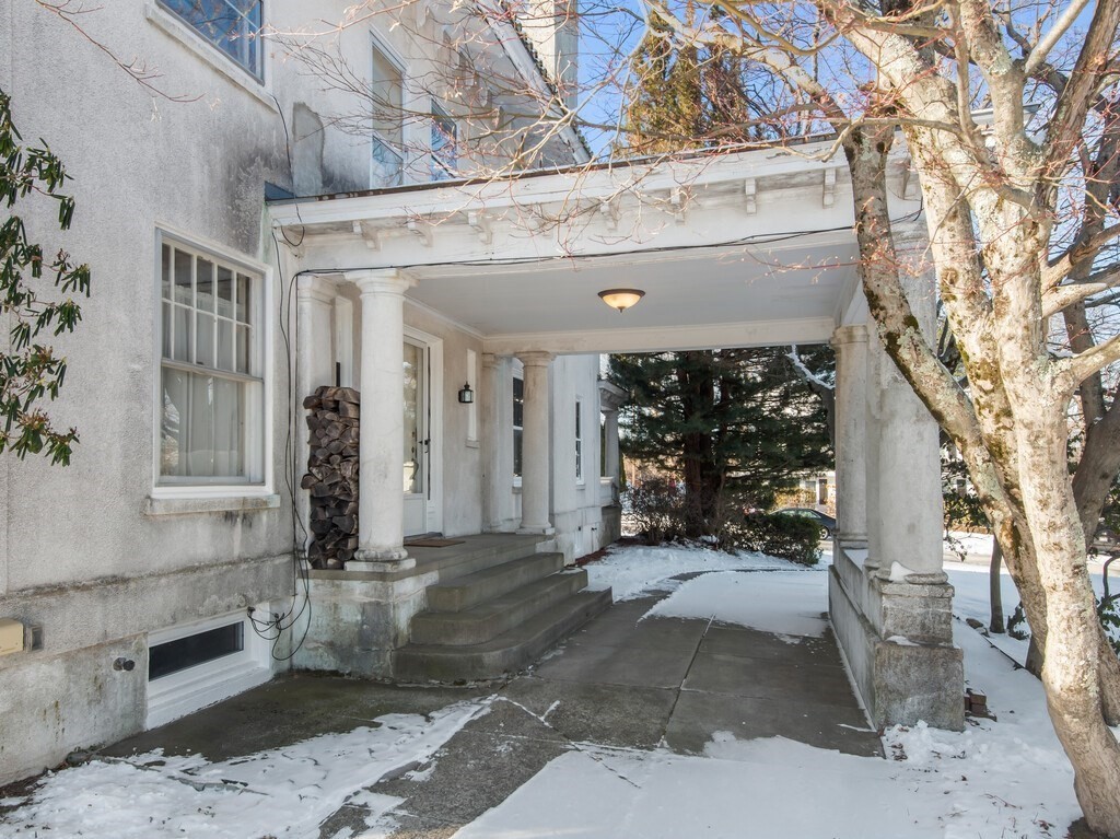 19 Kenilworth Road Worcester, MA 01602 - Photo 40 of 42 a view of a building with large windows