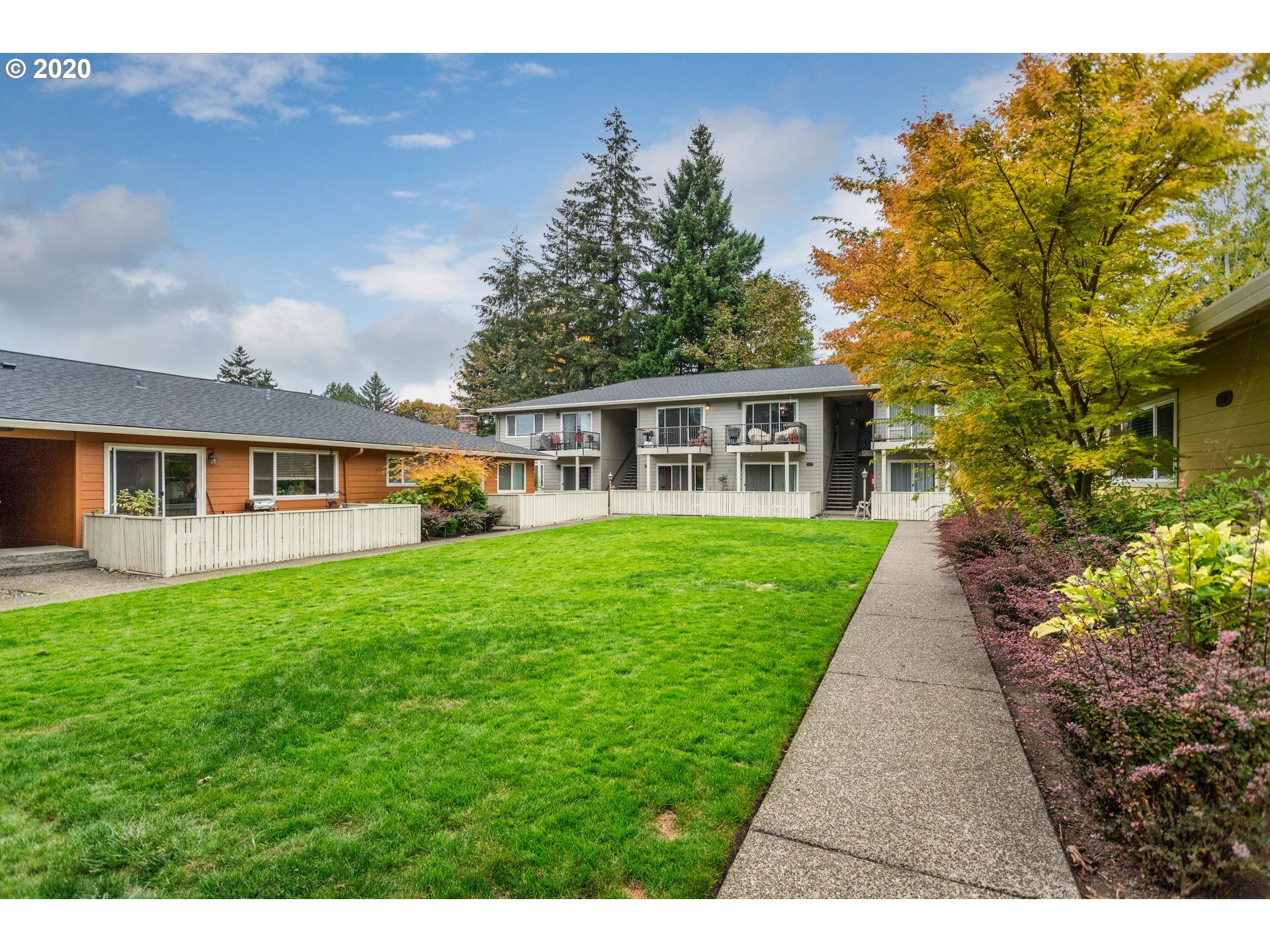 2529 Southwest Spring Garden Street, Unit 12 Portland, OR 97219 - Photo 22 of 22 Gallery Image 22