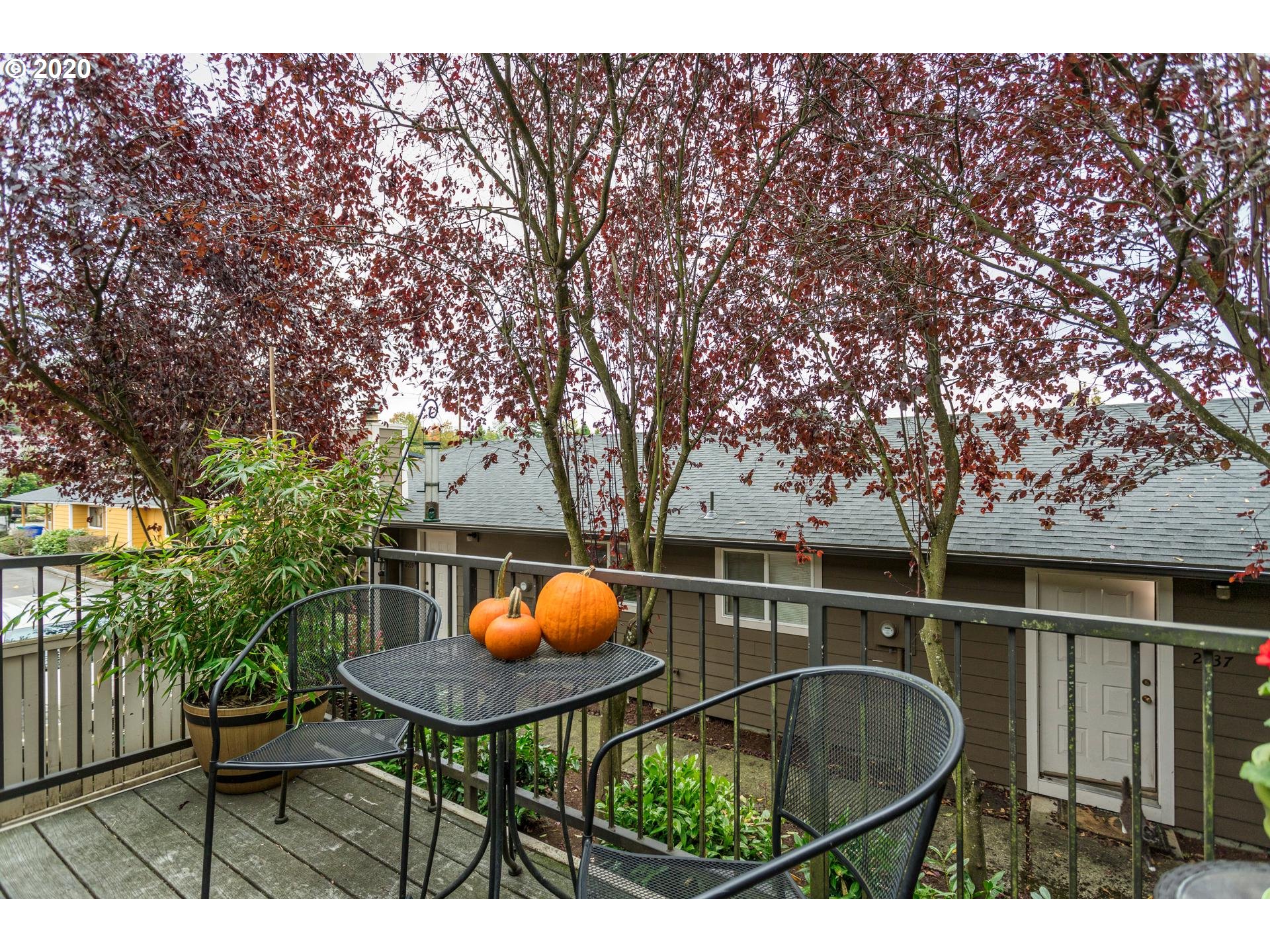 2529 Southwest Spring Garden Street, Unit 12 Portland, OR 97219 - Photo 9 of 22 Gallery Image 9