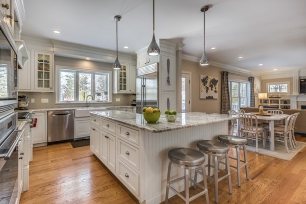 22 Centre Street Lexington, MA 02421 - Photo 4 of 30