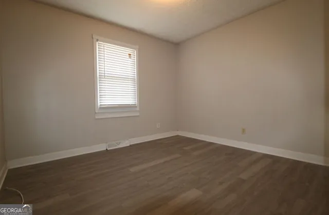 $1,300 | 16 Woodberry Drive, Silver Creek, GA 30173