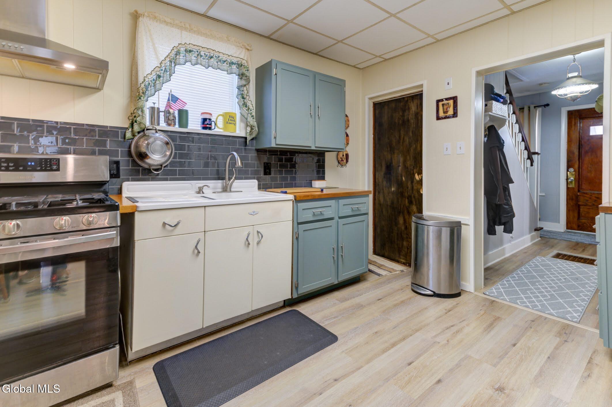 876 Thompson Street Schenectady, NY 12306 - Photo 14 of 30 9-876 Thompson