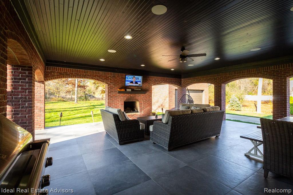 52679 Shelby Road Utica, MI 48316 - Photo 51 of 64 Gallery Image 51