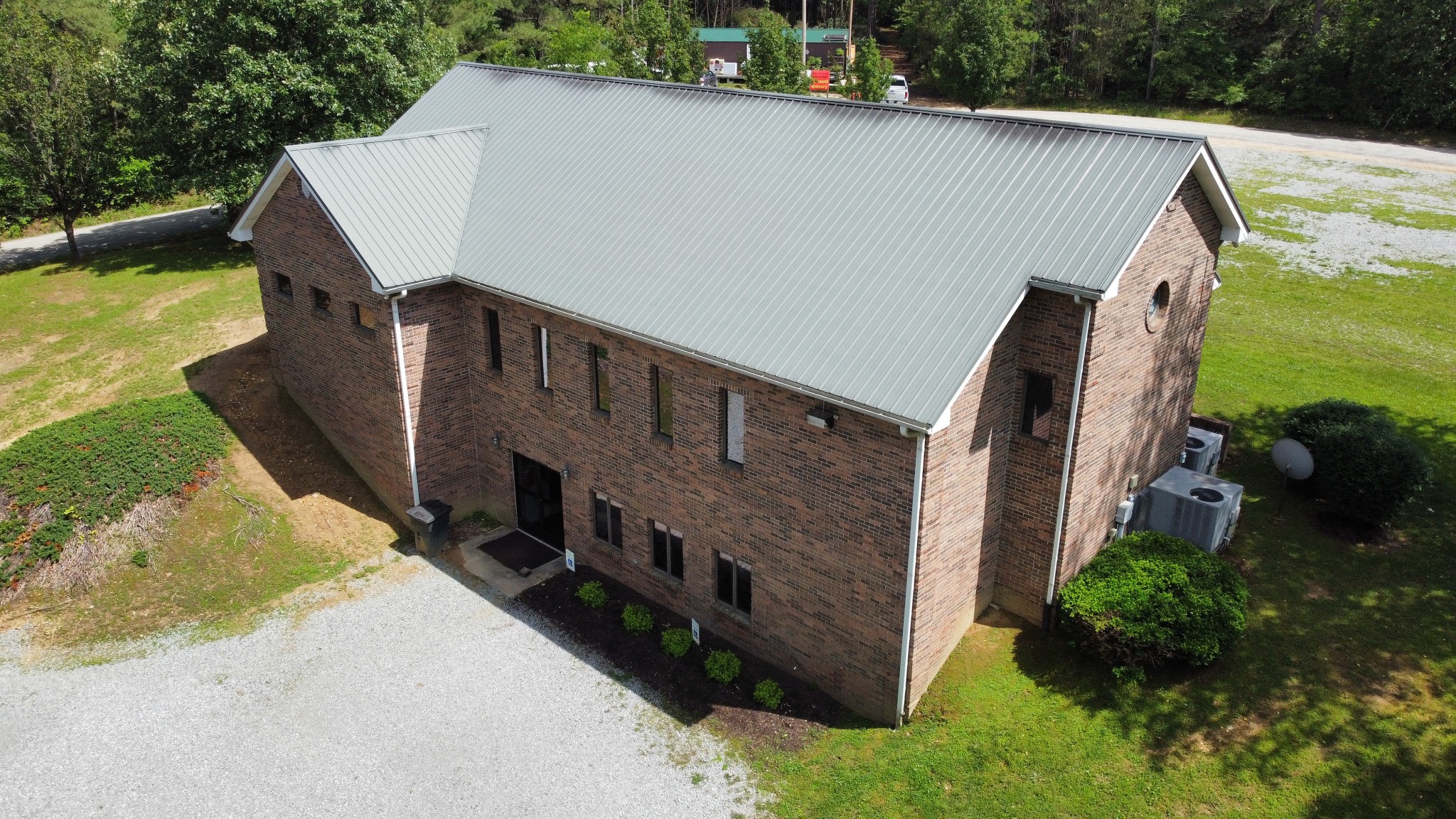 110 Hankins Road Hohenwald, TN 38462 - Photo 4 of 25 a aerial view of a house with a yard