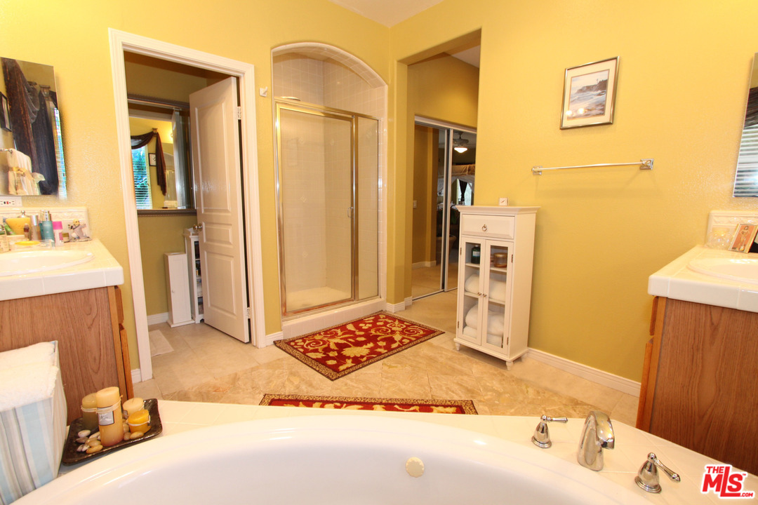 334 Woodland Road Simi Valley, CA 93065 - Photo 17 of 29
