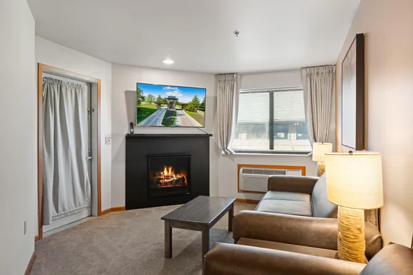 $116,900 | 7020 Grand Geneva Way, Unit 206, Lake Geneva, WI 53147