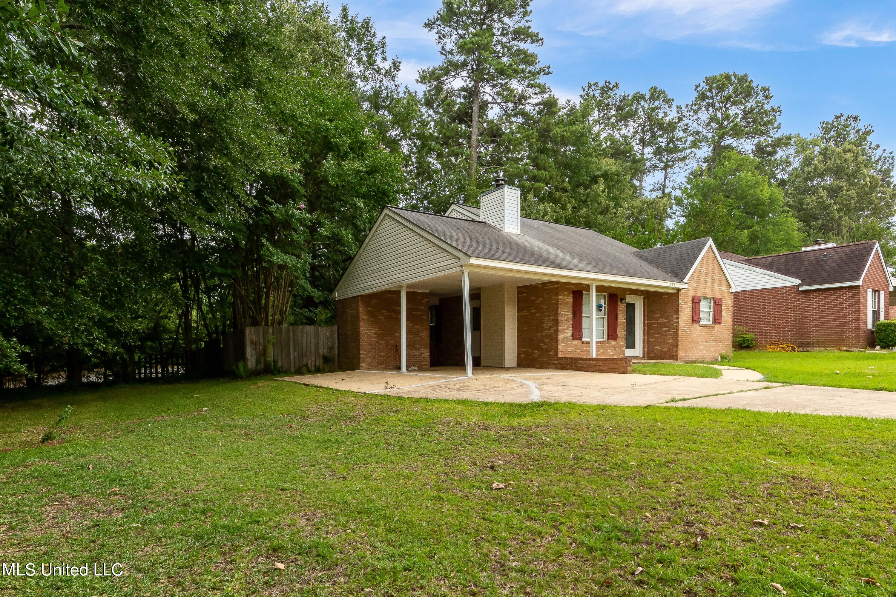 112 Keltingham Court Ridgeland, MS 39157 - Photo 2 of 22 112 Keltingham Ct-2