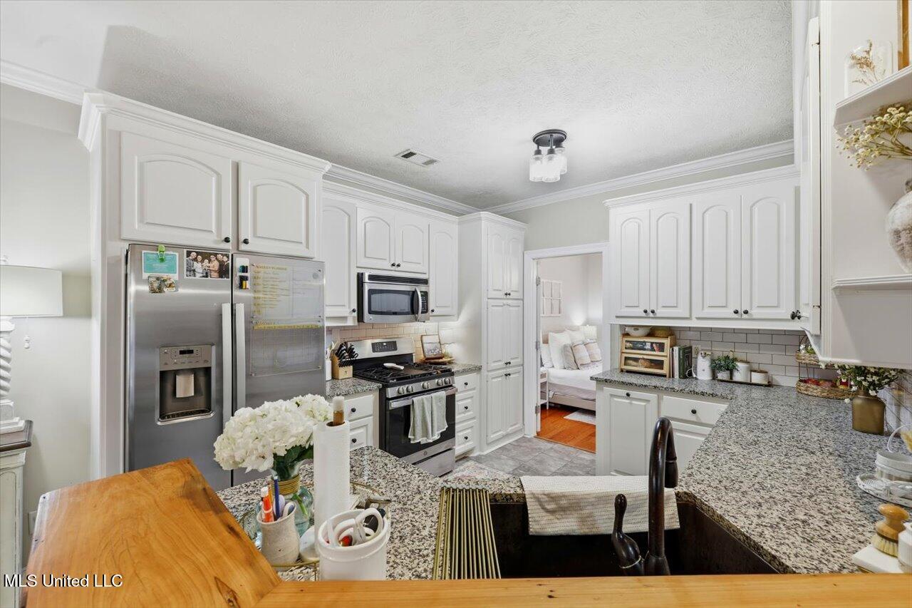 153 Baileys Ridge Circle Clinton, MS 39056 - Photo 12 of 47 12-153 Baileys Ridge Cir _ Home Tours MS