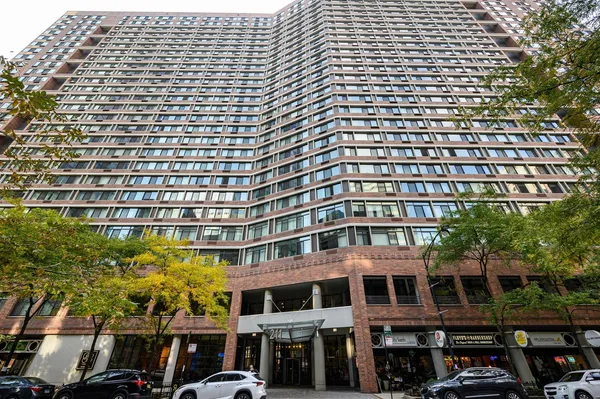 $2,500 | 211 East Ohio Street, Unit 2519, Chicago, IL 60611