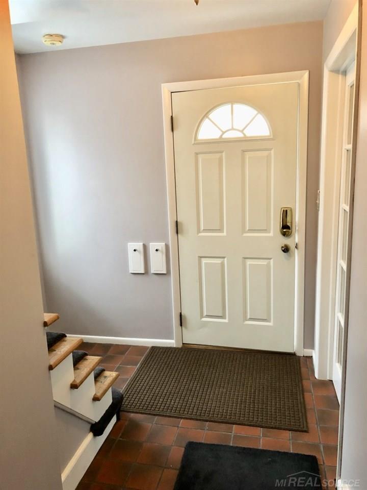 735 Harcourt Road Grosse Pointe, MI 48230 - Photo 4 of 11