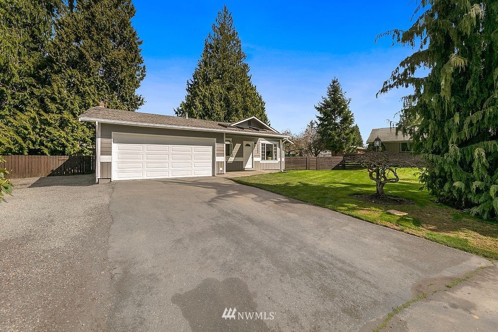19062 86th Avenue Northeast Bothell, WA 98011 - Photo 3 of 24 Gallery Image 3