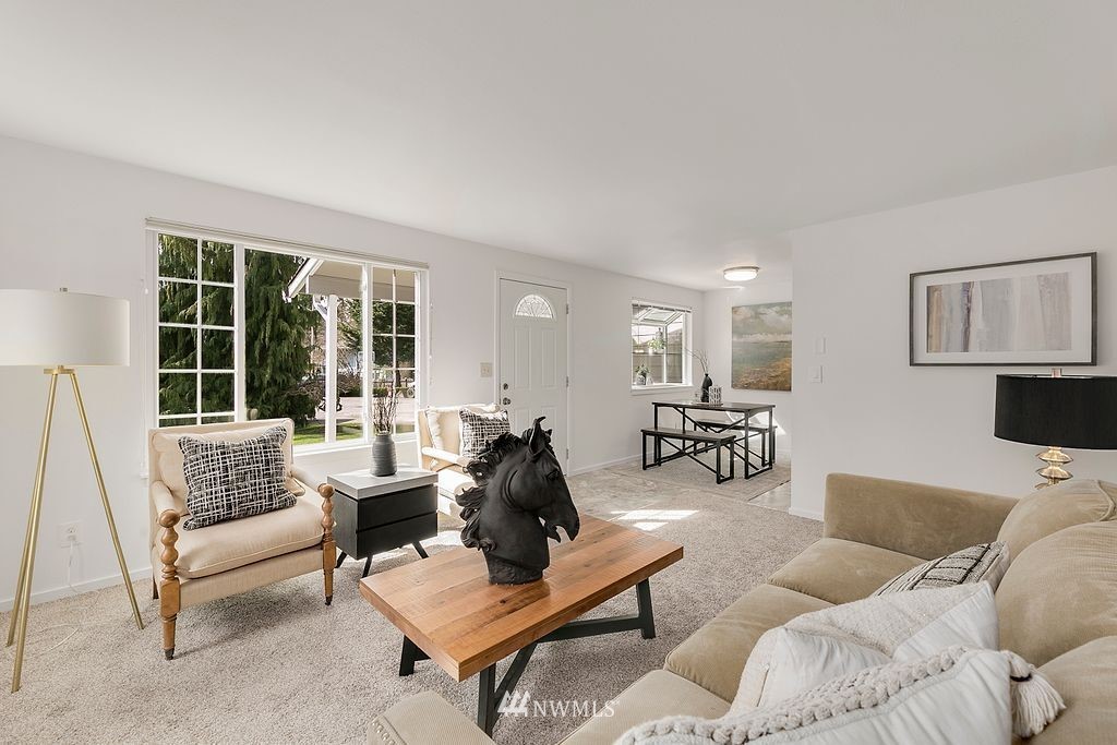 19062 86th Avenue Northeast Bothell, WA 98011 - Photo 4 of 24 Gallery Image 4