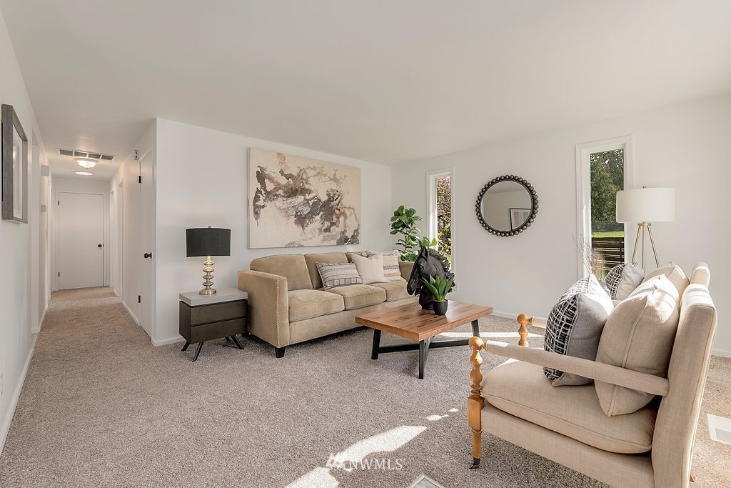19062 86th Avenue Northeast Bothell, WA 98011 - Photo 5 of 24 Gallery Image 5