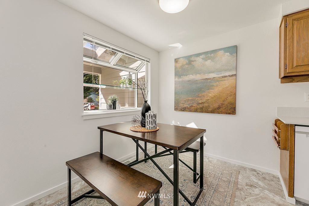 19062 86th Avenue Northeast Bothell, WA 98011 - Photo 7 of 24 Gallery Image 7