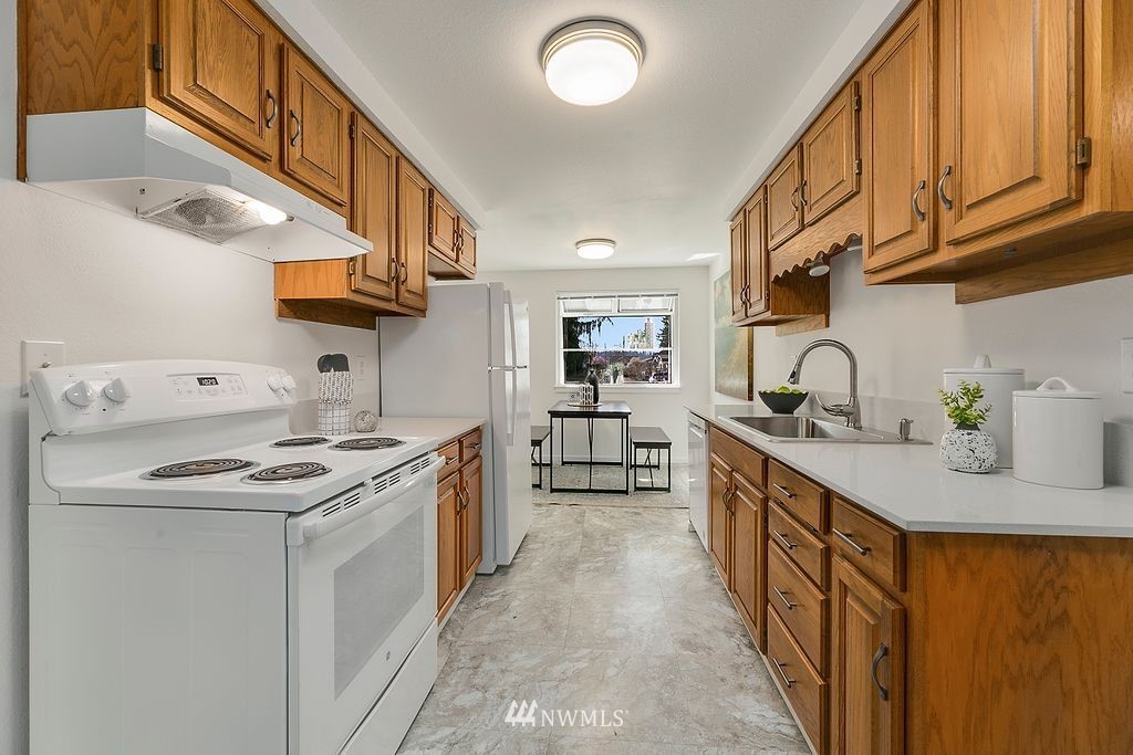19062 86th Avenue Northeast Bothell, WA 98011 - Photo 10 of 24 Gallery Image 10