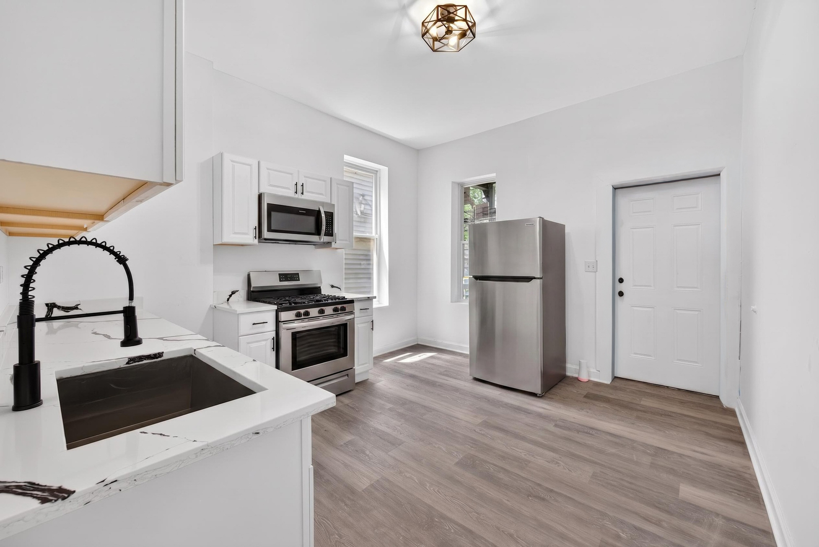 6018 South Sangamon Street Chicago, IL 60621 - Photo 12 of 41