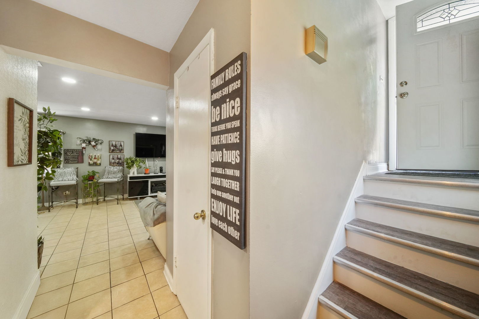 7235 Park Avenue Summit, IL 60501 - Photo 19 of 30 a view of dining room with furniture