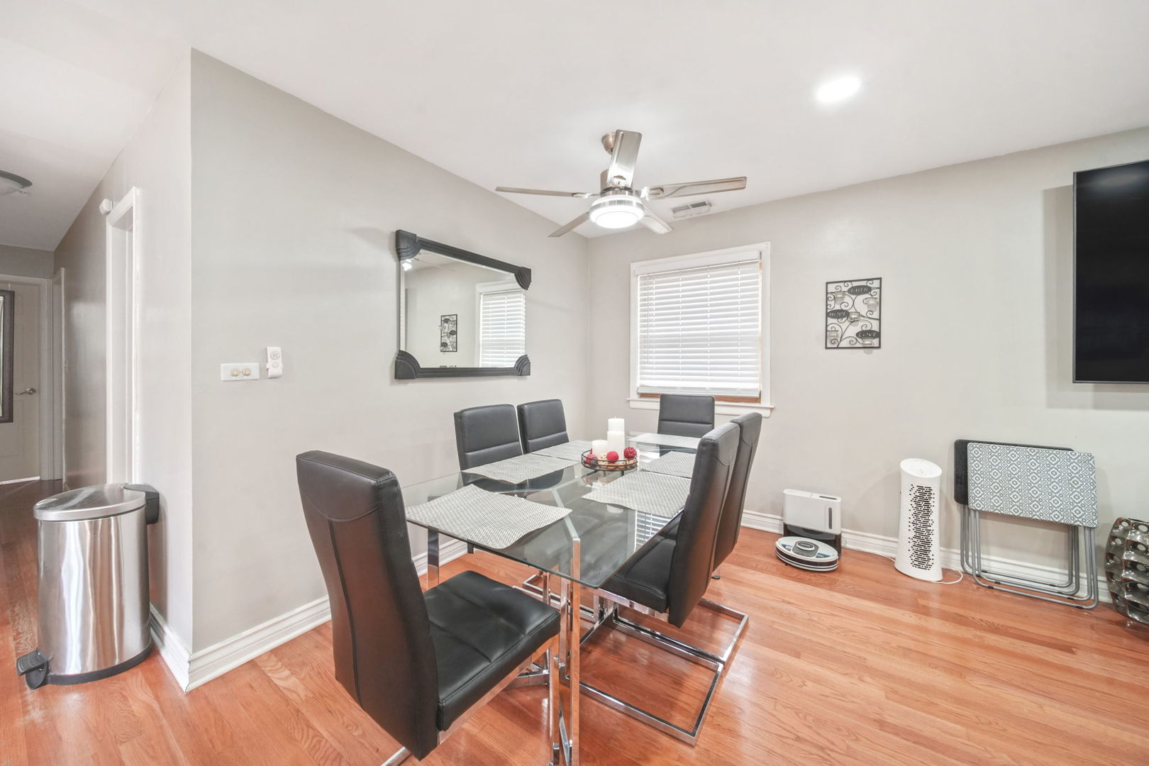 7235 Park Avenue Summit, IL 60501 - Photo 9 of 30 a view of a dining room with furniture and wooden floor
