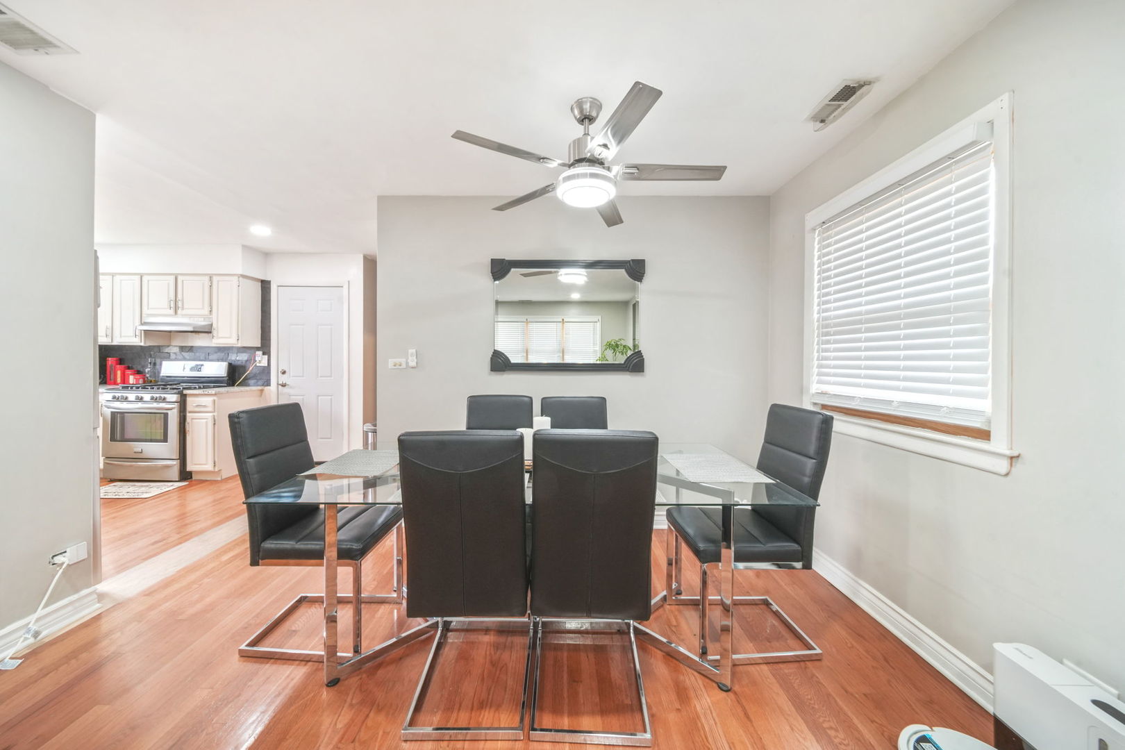 7235 Park Avenue Summit, IL 60501 - Photo 10 of 30 a living room with furniture and a window