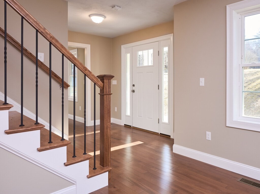 60 Harrington Road Charlton, MA 01507 - Photo 5 of 42 Gallery Image 5