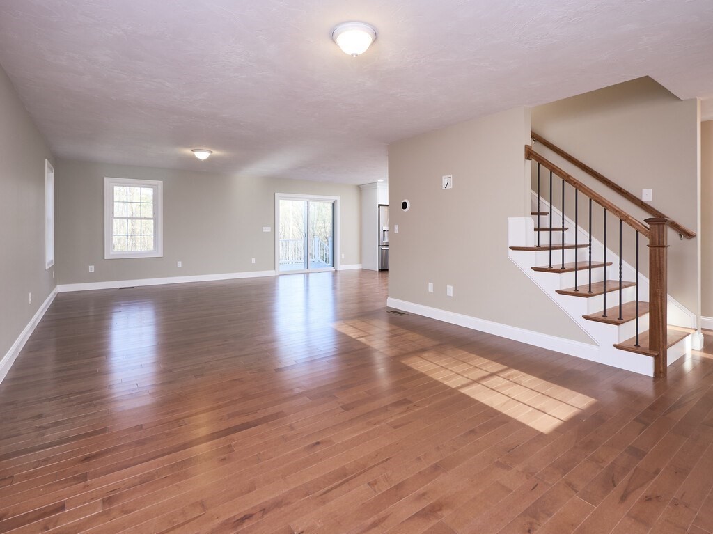 60 Harrington Road Charlton, MA 01507 - Photo 6 of 42 Gallery Image 6