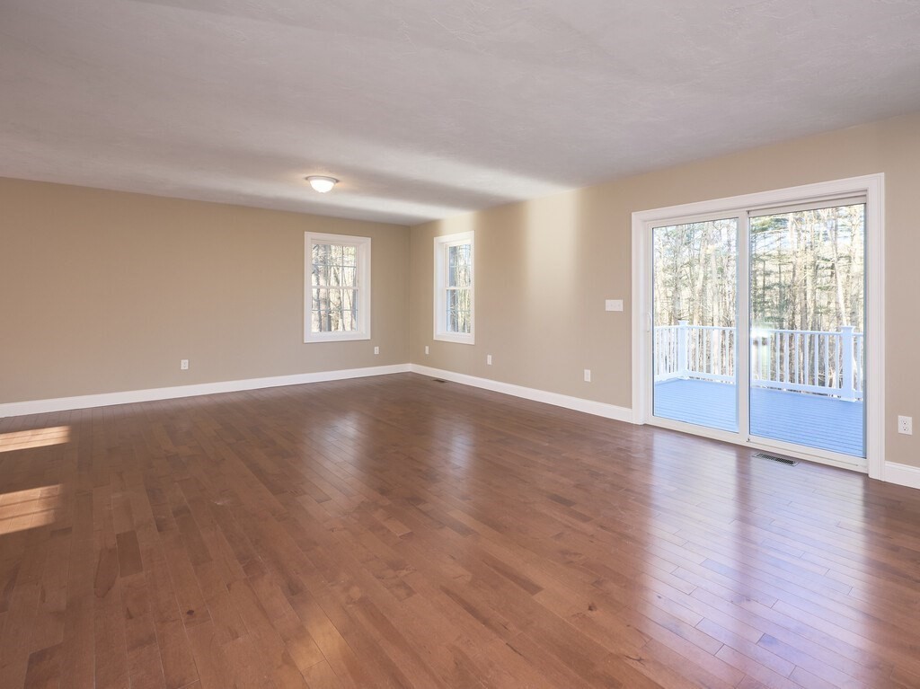 60 Harrington Road Charlton, MA 01507 - Photo 9 of 42 Gallery Image 9