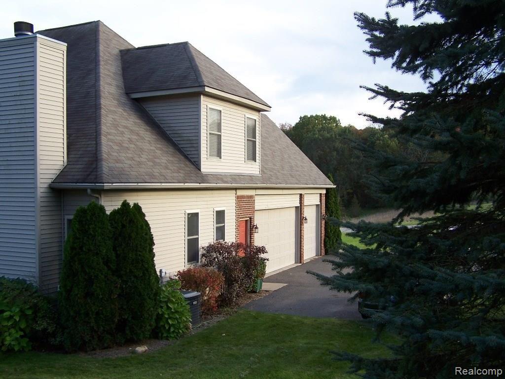 2330 Sundance Ridge Howell, MI 48843 - Photo 13 of 50 Sundance Rdg 2330 50.JPG