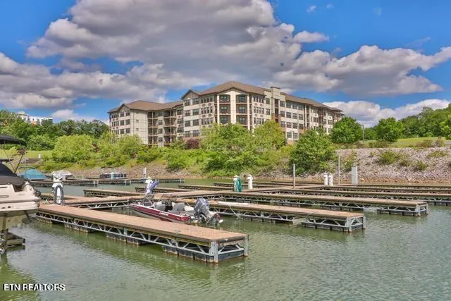 $2,950 | 445 West Blount Avenue, Unit 102, Knoxville, TN 37920