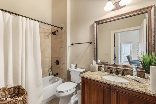 $2,900 | 445 West Blount Avenue, Unit 102, Knoxville, TN 37920