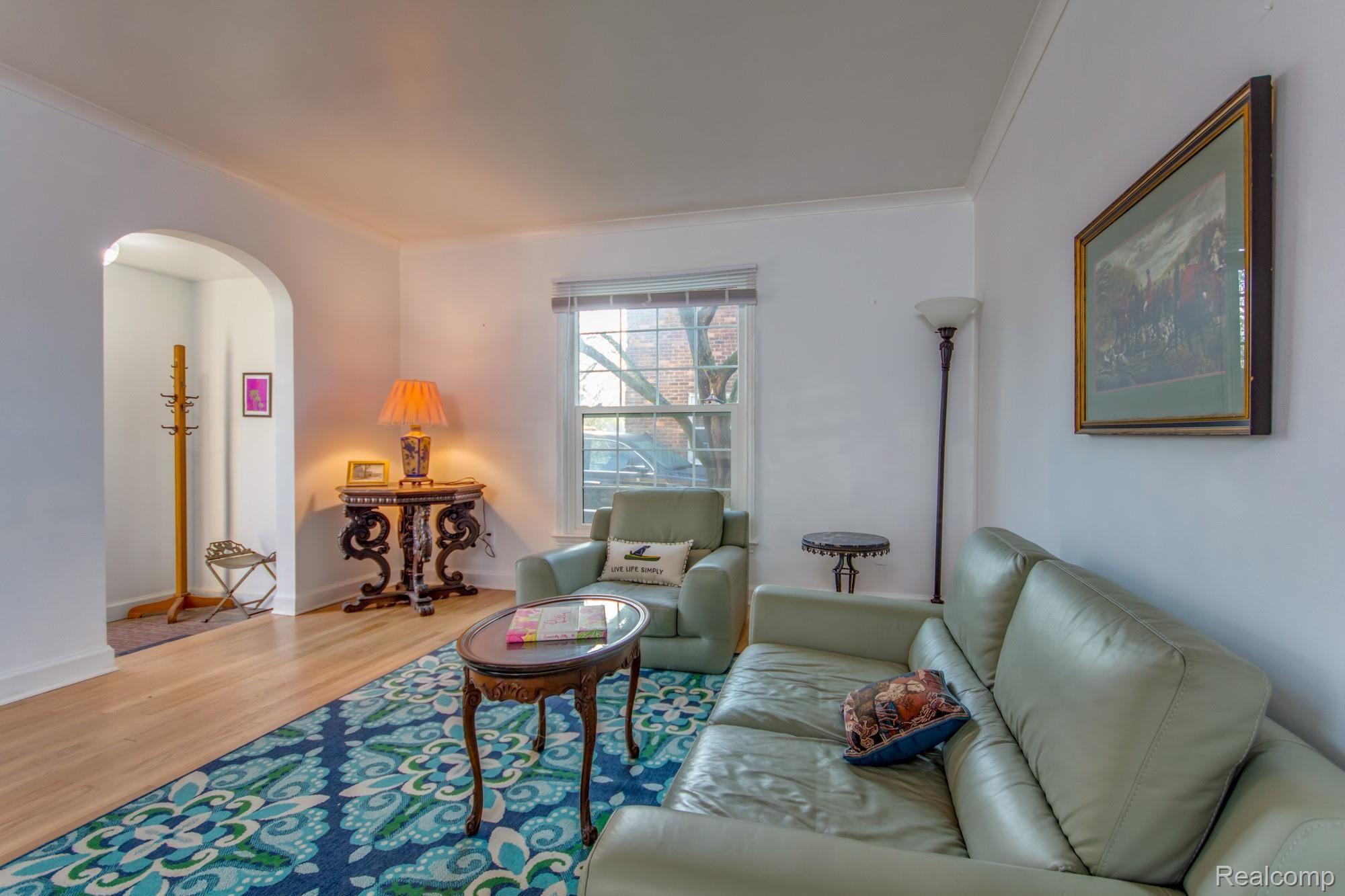 1197 Hawthorne Road Grosse Pointe, MI 48236 - Photo 3 of 21 DSC_1604enf.jpg