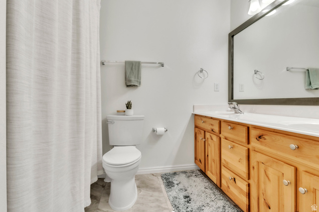 814 North 175 East Springville, UT 84663 - Photo 12 of 18 Full bath featuring double vanity and curtained shower