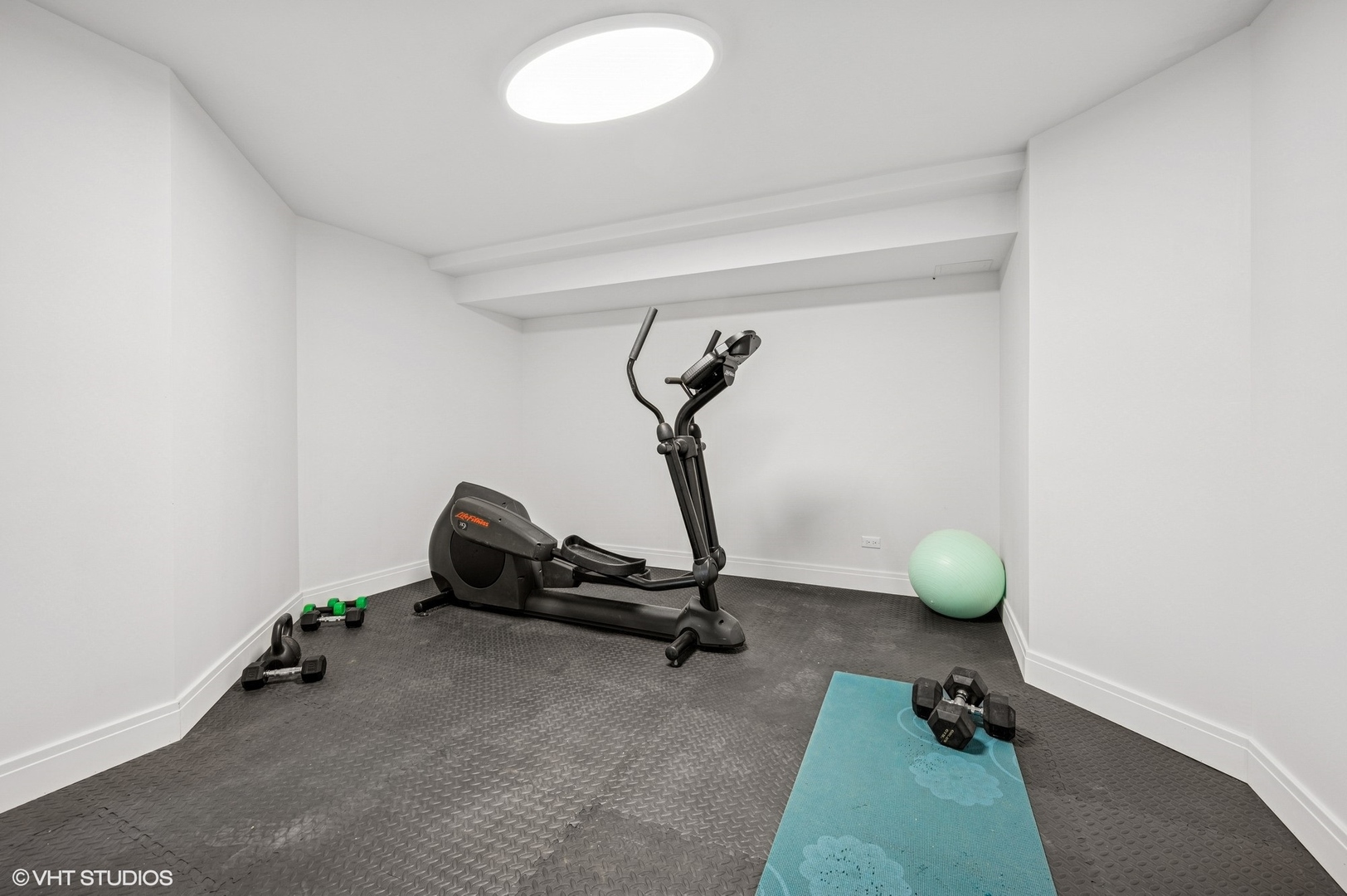 1933 Ridgewood Lane West Glenview, IL 60025 - Photo 32 of 42 a room with gym equipment