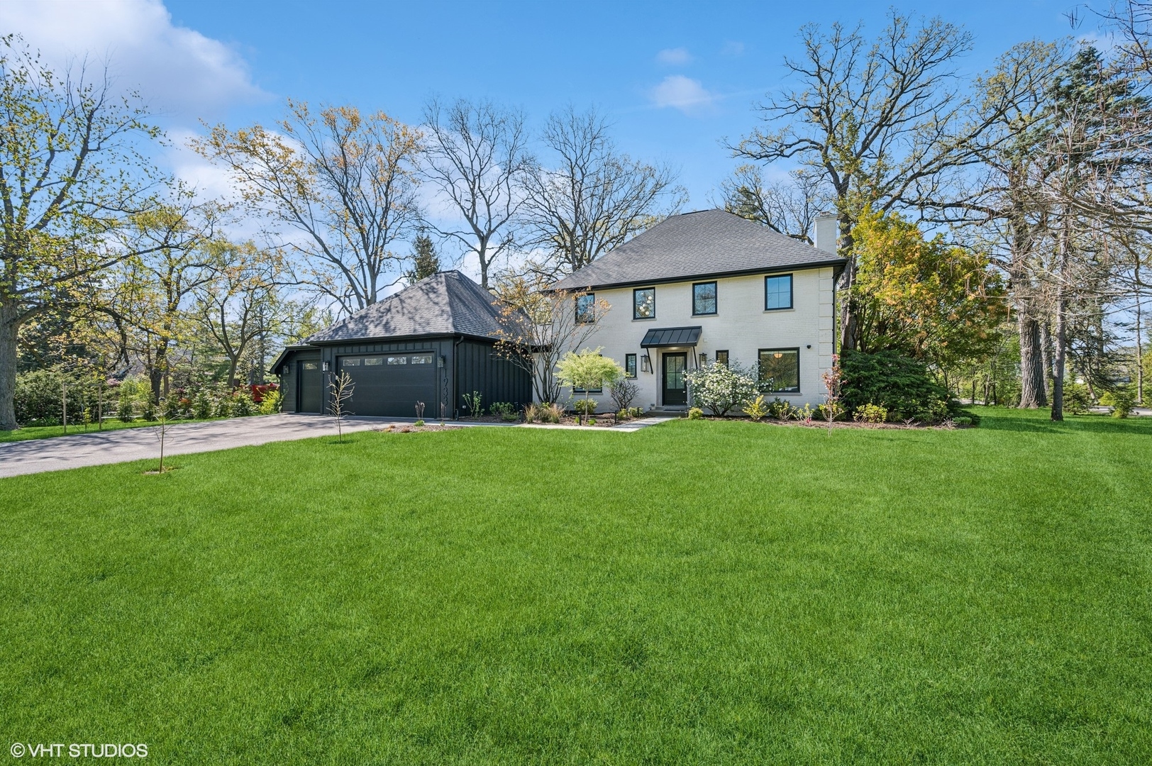1933 Ridgewood Lane West Glenview, IL 60025 - Photo 39 of 42 a front view of a house with garden