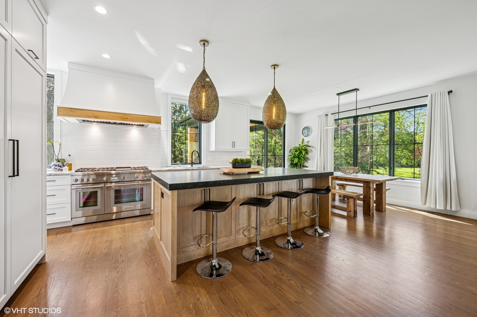 1933 Ridgewood Lane West Glenview, IL 60025 - Photo 4 of 42 a view of kitchen with breakfast area
