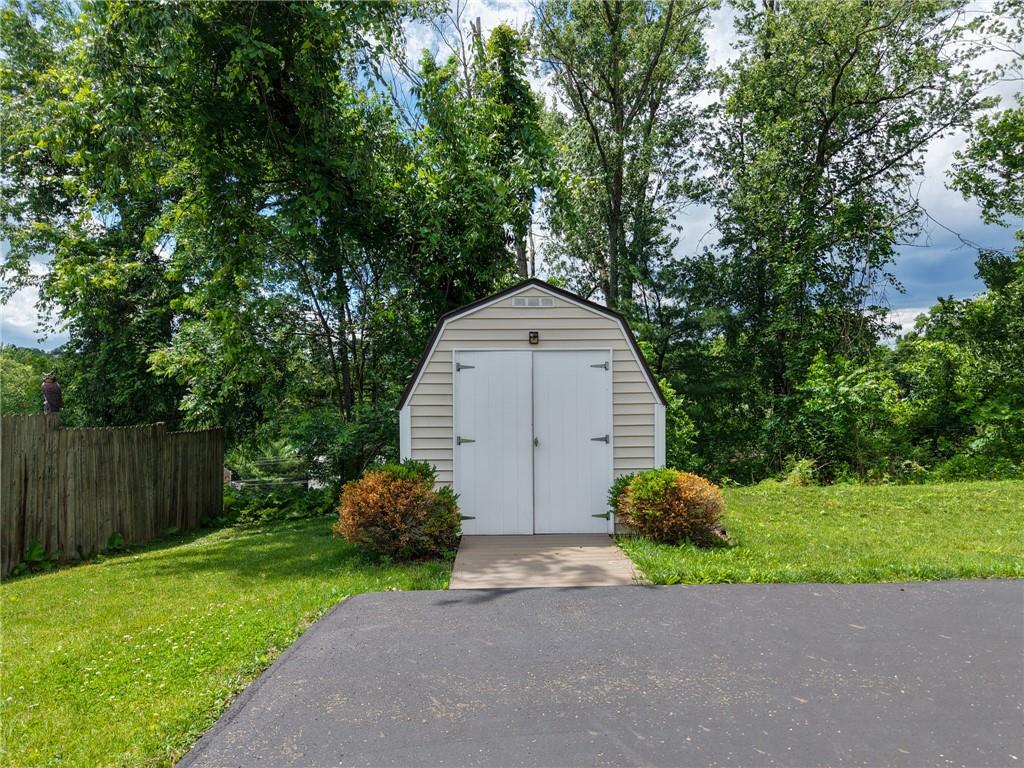 464 Tivoli Road Pittsburgh, PA 15239 - Photo 17 of 23 Gallery Image 17