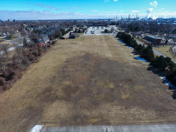 $700,000 | 1403 Catherine McAuley Drive, Port Huron, MI 48060