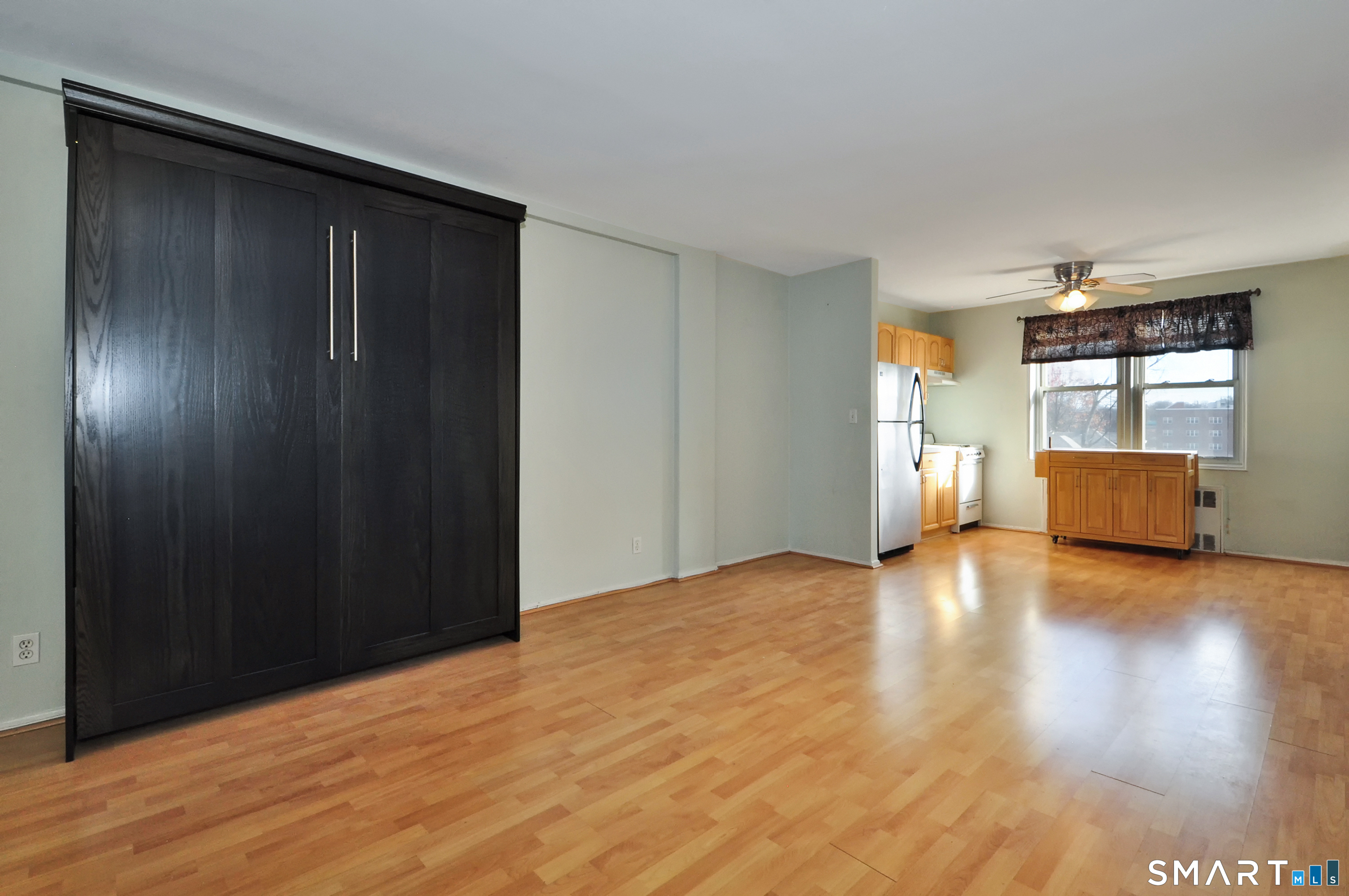 39 Glenbrook Road, Unit 2W Stamford, CT 06902 - Photo 3 of 13