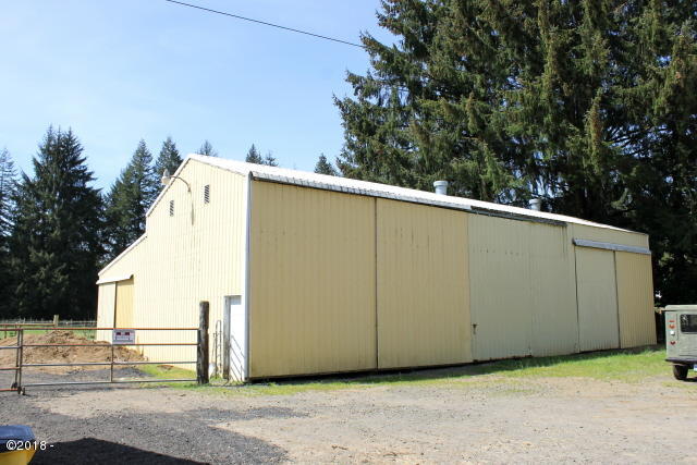 290 Camp 12 Loop Toledo, OR 97391 - Photo 11 of 29 Barn