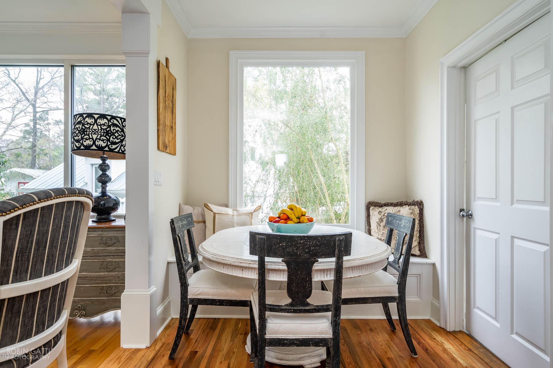 6150 Old Forsyth Road Macon, GA 31210 - Photo 33 of 50 a dining room with furniture and wooden floor