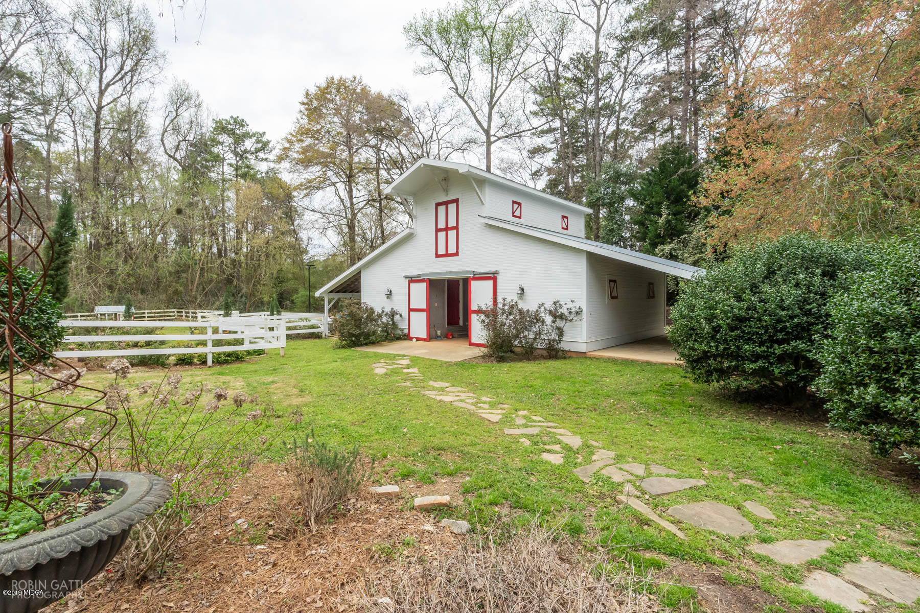 6150 Old Forsyth Road Macon, GA 31210 - Photo 48 of 50 a front view of house with yard and green space