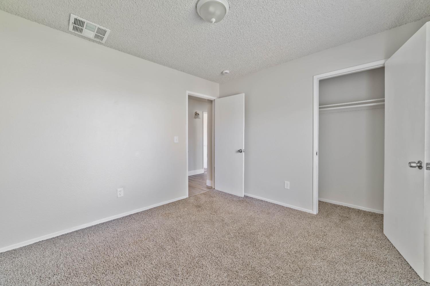 25612 Walden Avenue Madera, CA 93638 - Photo 12 of 33 a view of an empty room