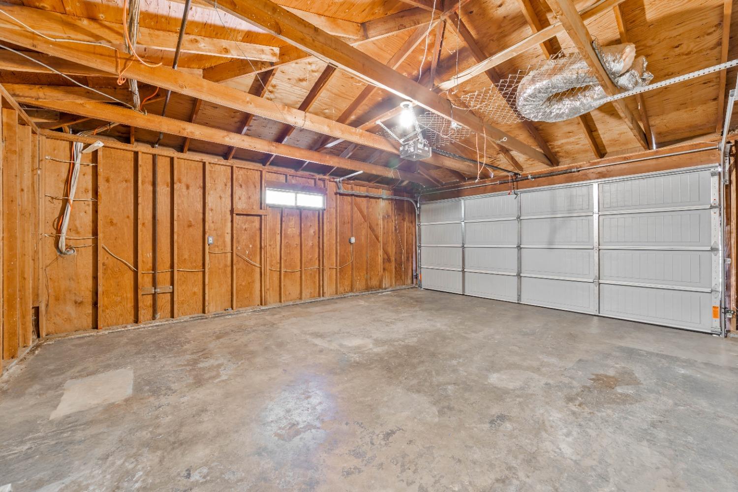 25612 Walden Avenue Madera, CA 93638 - Photo 25 of 33 a view of a room with cabinet