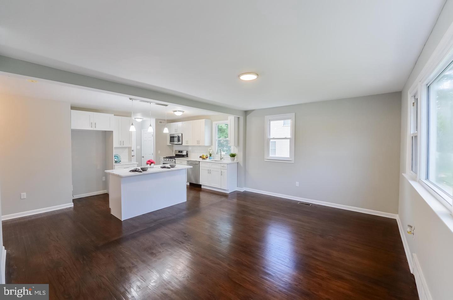 112 Upland Road Brookhaven, PA 19015 - Photo 5 of 19