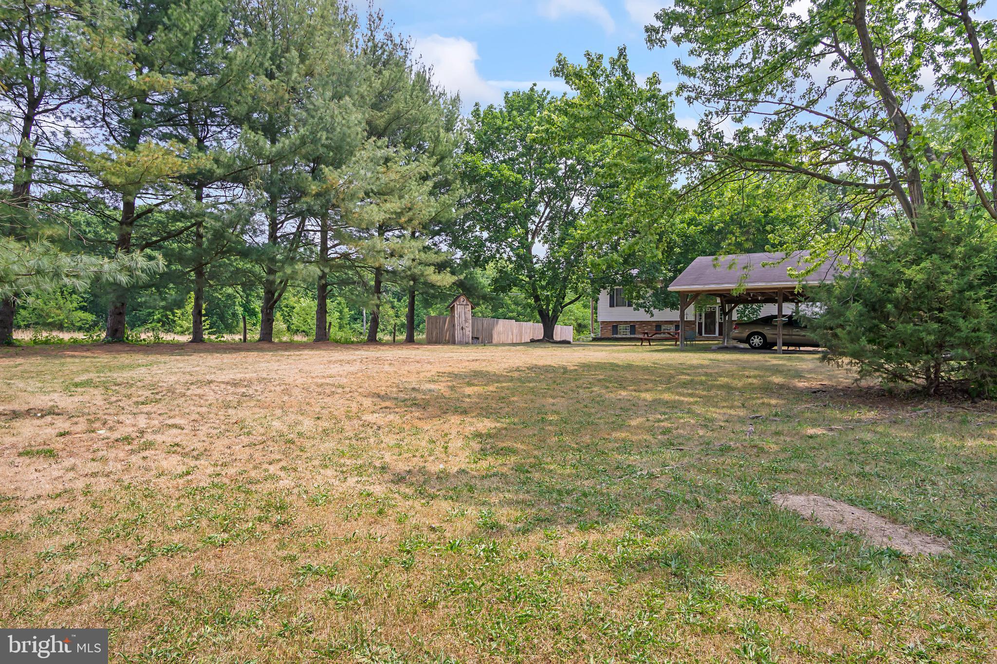 16923 Shinham Road Hagerstown, MD 21740 - Photo 2 of 42 Front yard view