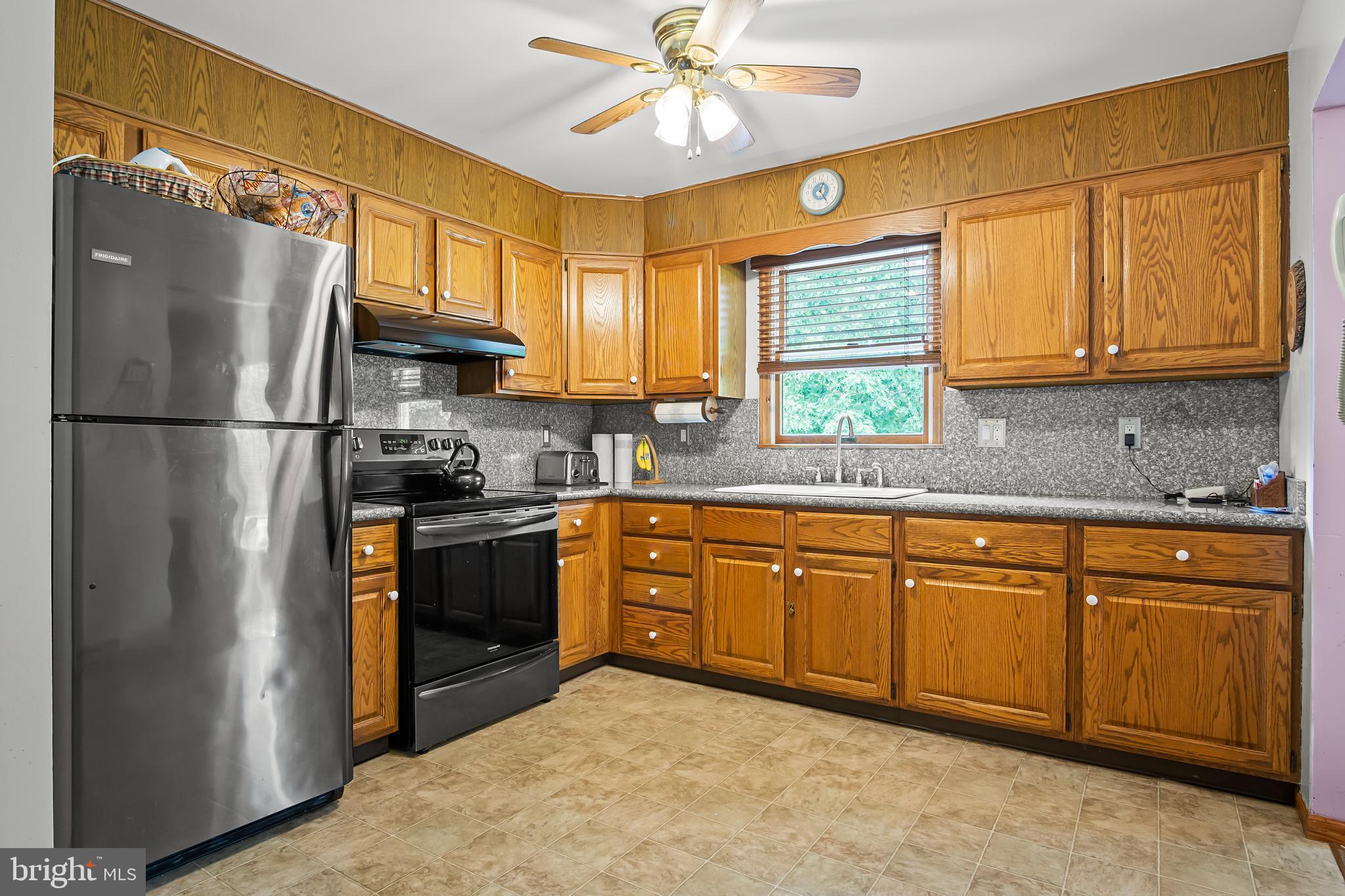 16923 Shinham Road Hagerstown, MD 21740 - Photo 21 of 42 Kitchen
