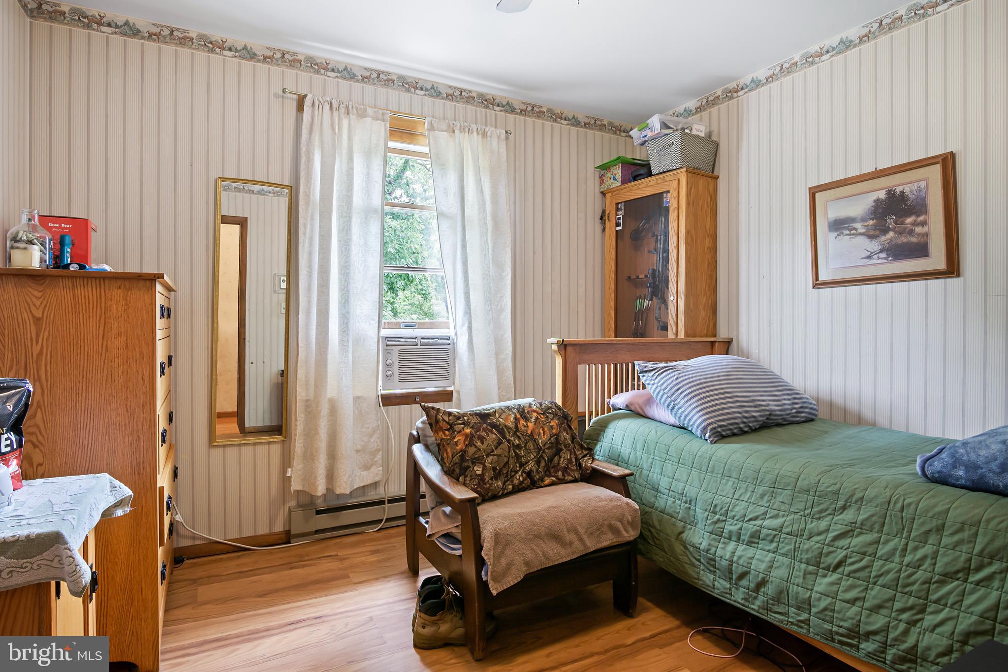 16923 Shinham Road Hagerstown, MD 21740 - Photo 26 of 42 Bedroom