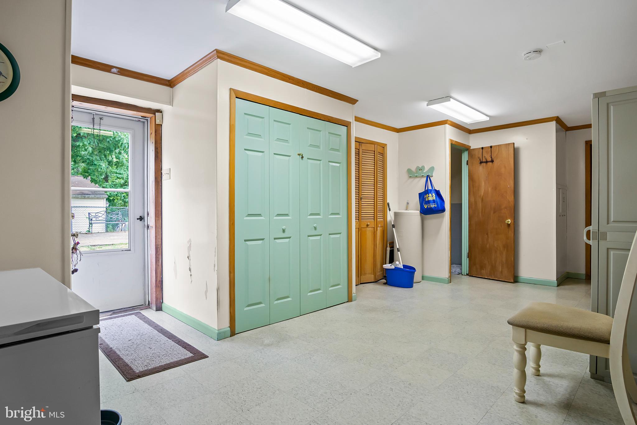 16923 Shinham Road Hagerstown, MD 21740 - Photo 42 of 42 Lower level; W&D closet