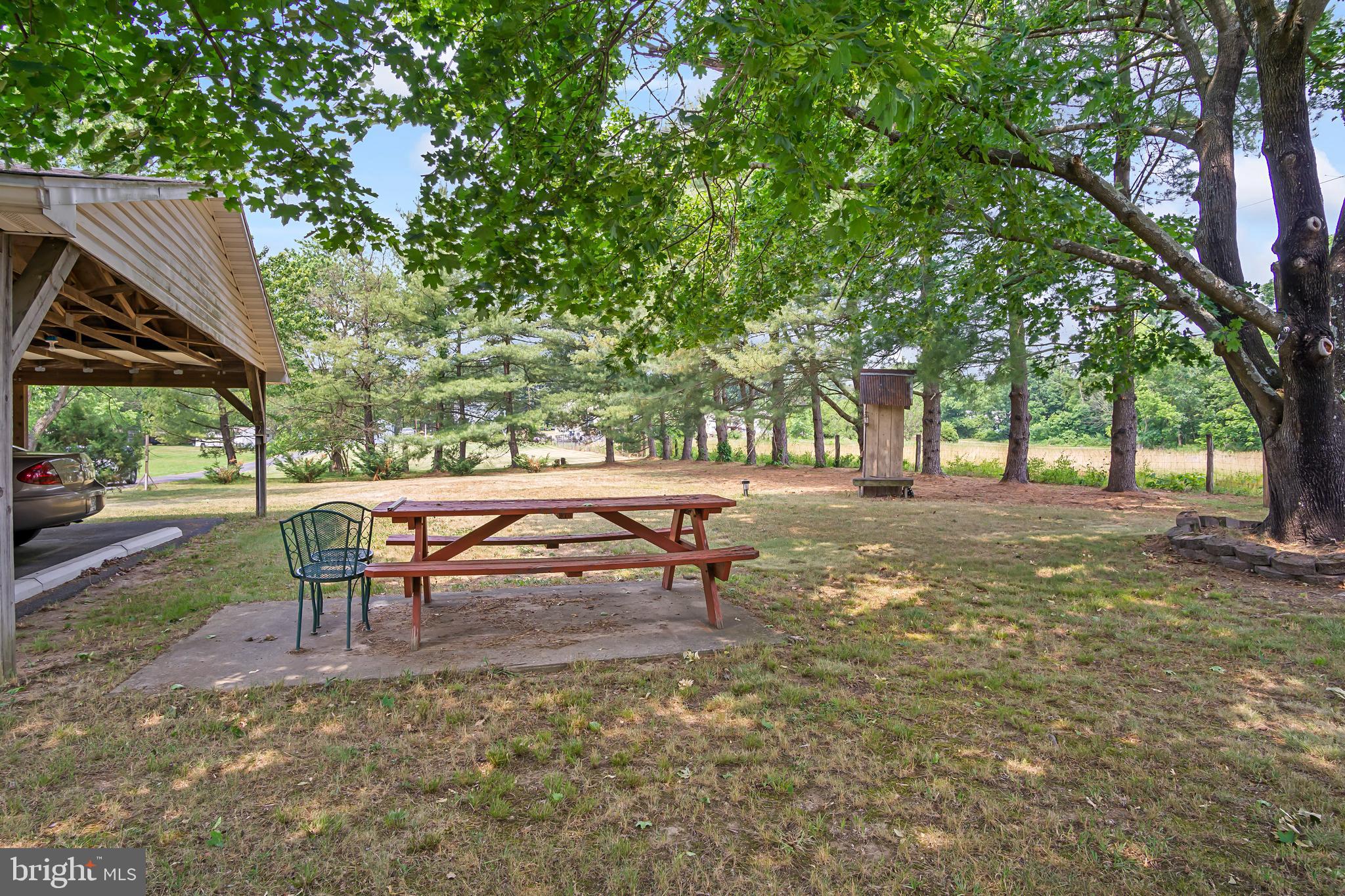 16923 Shinham Road Hagerstown, MD 21740 - Photo 5 of 42 Outdoor eating area