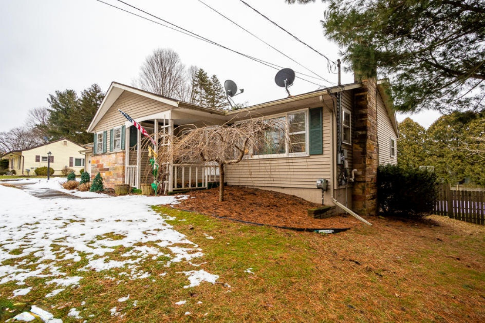 1217 Verona Road Marshall, MI 49068 - Photo 2 of 39 5R9A0072