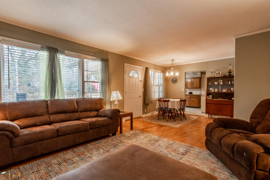 1217 Verona Road Marshall, MI 49068 - Photo 5 of 39 5R9A0033-HDR
